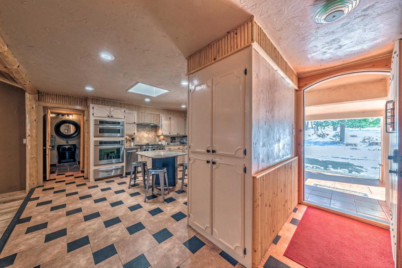 Spacious Ruidoso Home With Hot Tub And Fireplaces Exterior photo