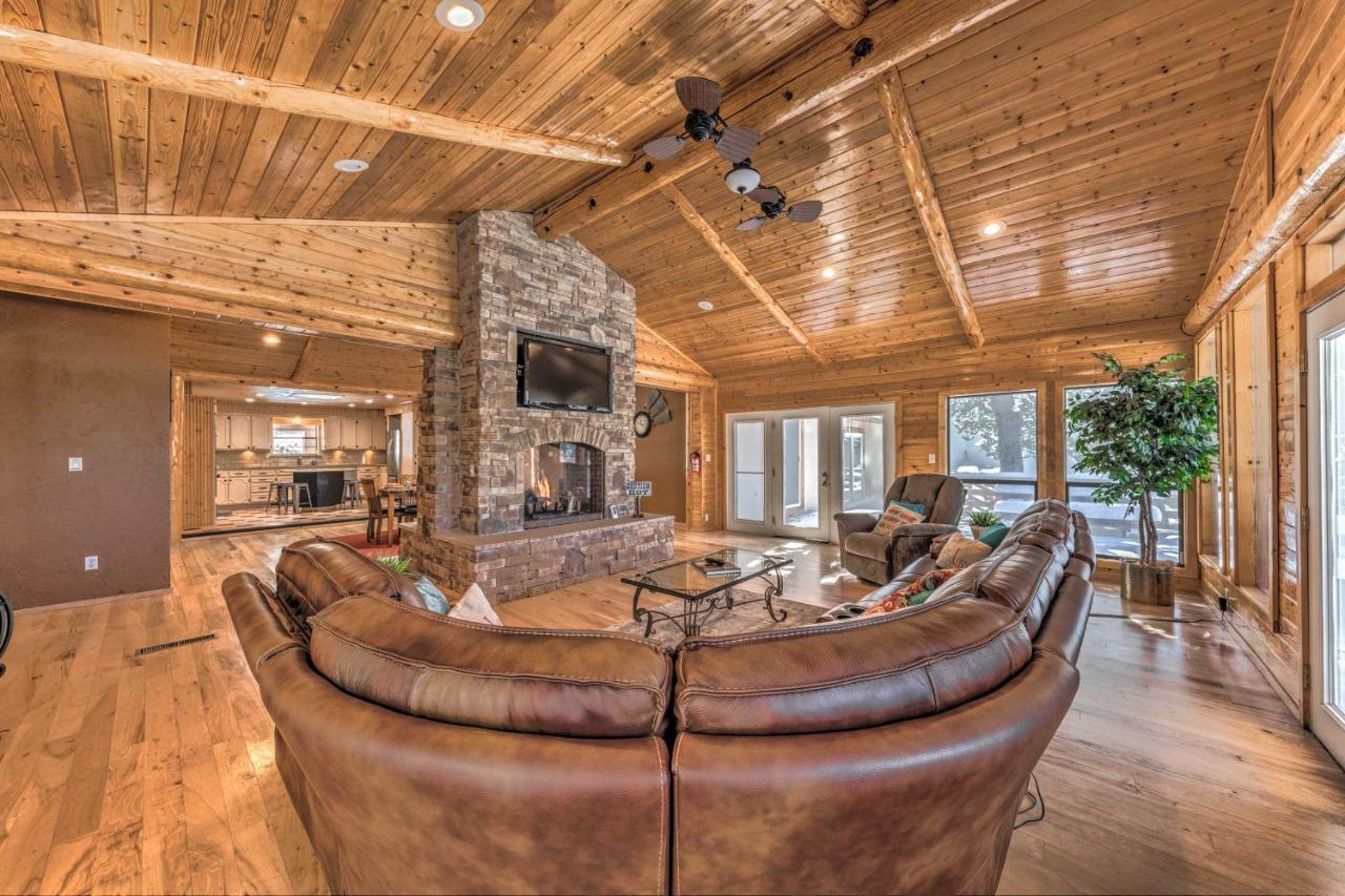 Spacious Ruidoso Home With Hot Tub And Fireplaces Exterior photo