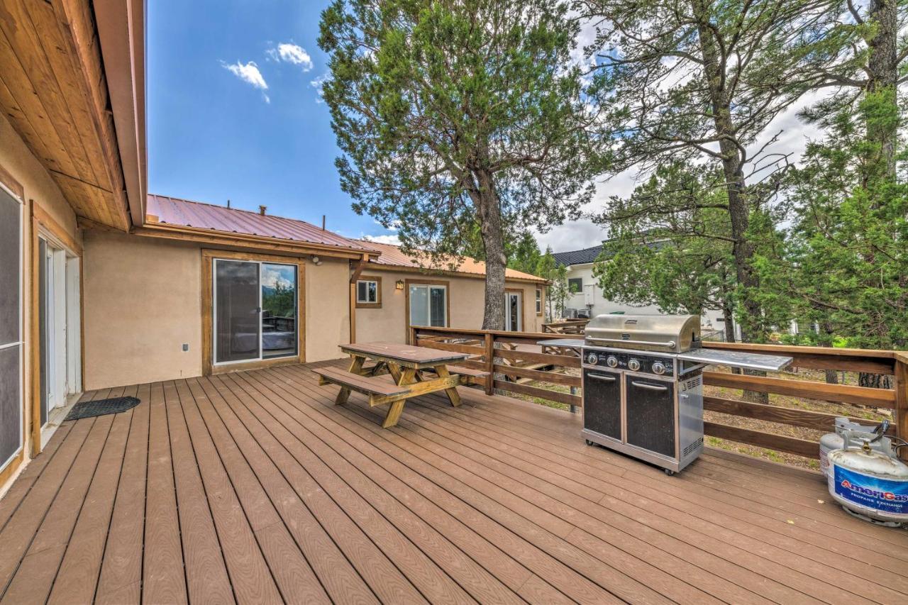 Spacious Ruidoso Home With Hot Tub And Fireplaces Exterior photo