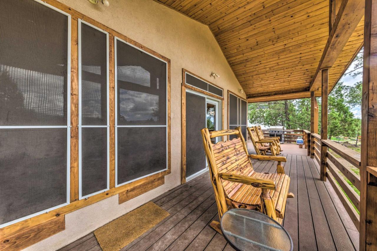 Spacious Ruidoso Home With Hot Tub And Fireplaces Exterior photo