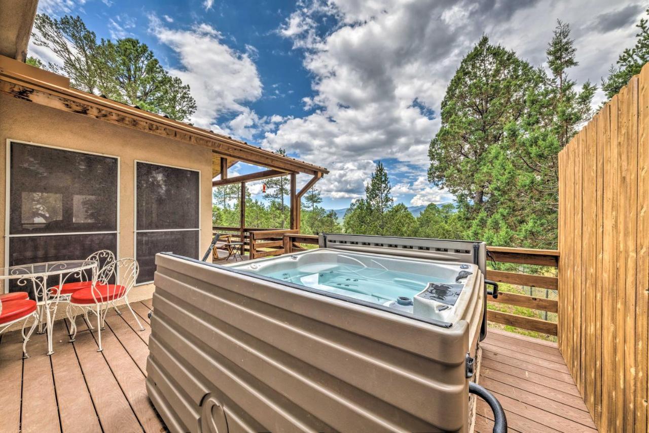 Spacious Ruidoso Home With Hot Tub And Fireplaces Exterior photo